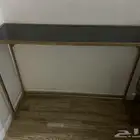 2 طاوله وحده طاوله استقبال ووحده ارضيه و 1 مكنسه كهربائيه