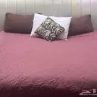 سرير للبيع المستعجل