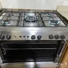 فرن بحاله ممتازه انكسر الباب فقط