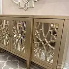 دولاب بوفيه من الخشب المزخرف مع زجاج