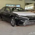 كامري E ستاندر 2025 اسود (سعودي)
