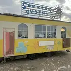 فود ترك للايجار