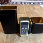 علب شاهي وقهوة وسكر