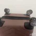 شنطه مقصوره بحاله جيده فيها شرخ بسيط