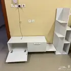 قاعده تلفاز لبيع نضيفه