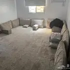 اثاث للبيع معروضه في الصور كنب جلسه ارضيه طاوله تلفزيون