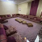 طقم كنب مجلس جلسة ارضية - طاولة زجاجية - دفاية