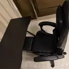 طاوله وكرسي