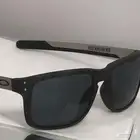 نظارة شمسية من OAKLEY الامريكية ( مباع )