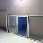 نافذه مع ايطار وشبك وعاكسه
