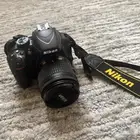 كاميراNikon للبيع استخدام خفيفD3400