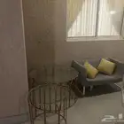 للبيع طاولتين خدمه كبيره وصغيره وكرسي من ايكيا