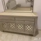 غرفة نوم شبه جديدة