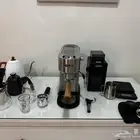 الة قهوة ومعداتها
