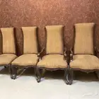 4 كراسي بحالة ممتازة للبيع طقم