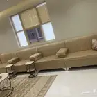 كنب للبيع نظيف استخدام بسيط بدون السجاده والطاولات