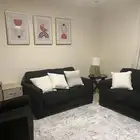 طقم جلوس صالون شبه جديد من آشلي