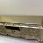 طاولة تلفزيون كلاسيك من هوم سنتر للبيع