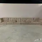 كنب ارضي نظيف و مريح