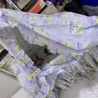 هذا سرير للاطفال شبة جديد ووراقي