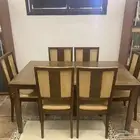 طاولة طعام