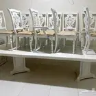 طاولة طعام