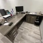 مكتب مدير حرف L