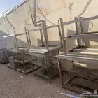 طاولات ستيل ورخام وكراسي