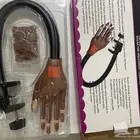 للبيع يد تدريب أظافر (Nail Training Hand) بحالة جديدة تماما
