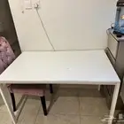 طاولة للبيع