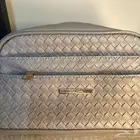 للبيع شنطة نسائية مستخدمة استخدام خفيف الشنطة نضيفة جدا جدا