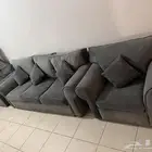 كنب نضيف جدا استخدام بسيط مع 2 طاولات اكل