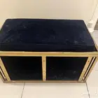 خزانة ملابس وسجاد مع مرتبة