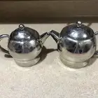 للبيع اثنين اباريق شاي طقم من ( بن شيهون ابو عمر )