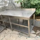 عدة مطعم للبيع