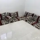 جلسات كراسي ومخاد لون حجازي نظيفه