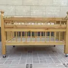 سرير اطفال مع حواجز متحرك