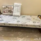 سرير نوم جديد بجميع ملحقاته