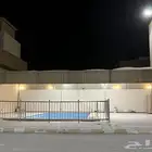 مظلة للبيع نظيفة جدا  لون البيج موقع الخرج