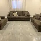 كنب مع الطاولات