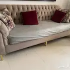 كنب للبيع بحالة ممتازة مع كنبة مفرد