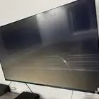 شاشة تلفزيون فيها كسر