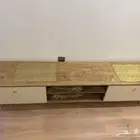 طاوله كويسه تحط فيها التلفزيون رخيصه و جيدا