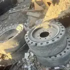 جنوط نوع صب. تركب على أبو بس. و كتربلر. للبيع