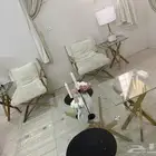 3 طاولات خدمة وطاولة رئيسية رجاج ستانلس ستيل شبه جديدة