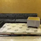 أثاث مرتبة و دولاب و طاولة للبيع
