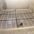 سرير للبيع