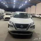 نيسان اكس تريل 2025 ابيض خمس مقاعد