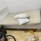 مكيف و سرير و طاولة بلازما