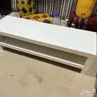 طاولة تلفزيون